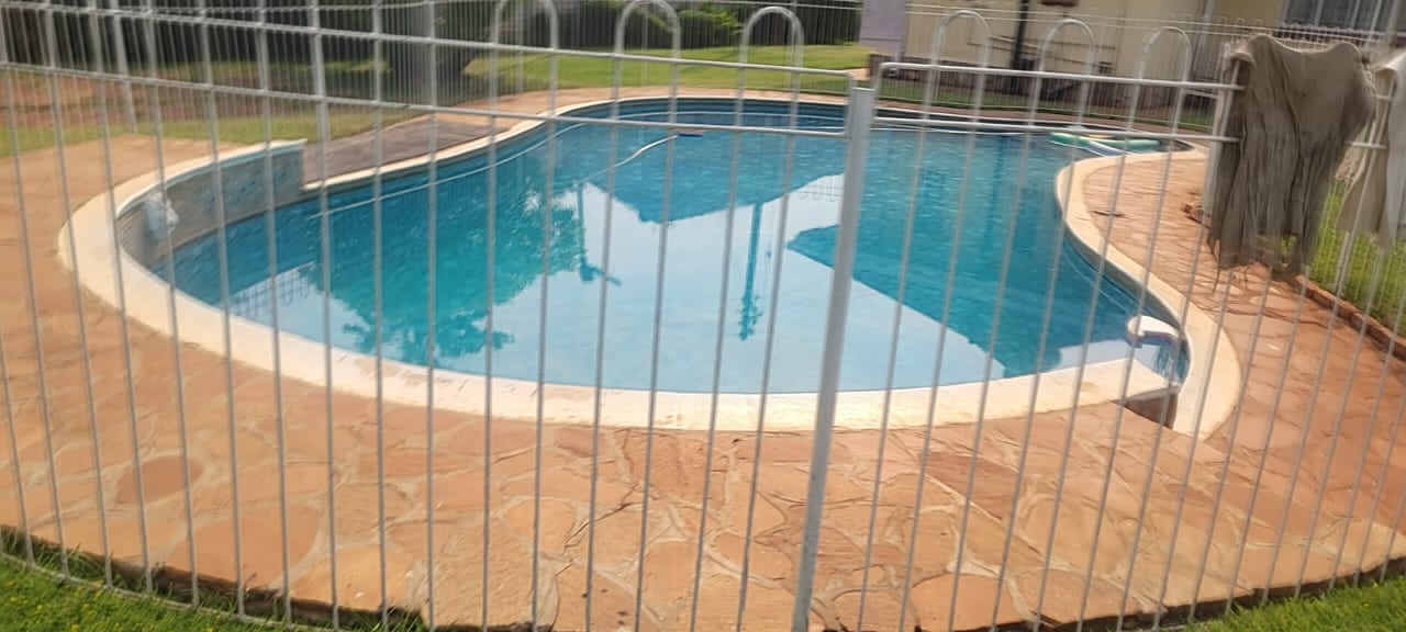 Private pool setting